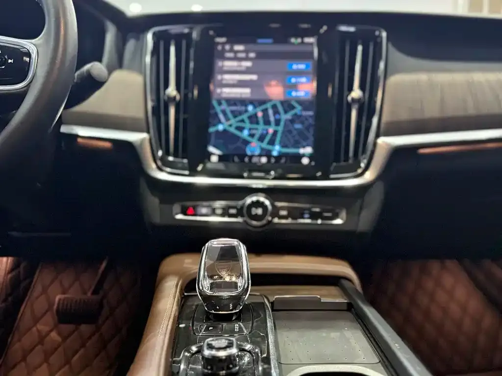 Volvo S90 — фото 7