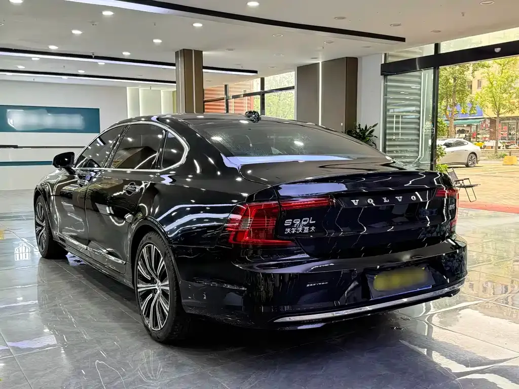Volvo S90 — фото 9