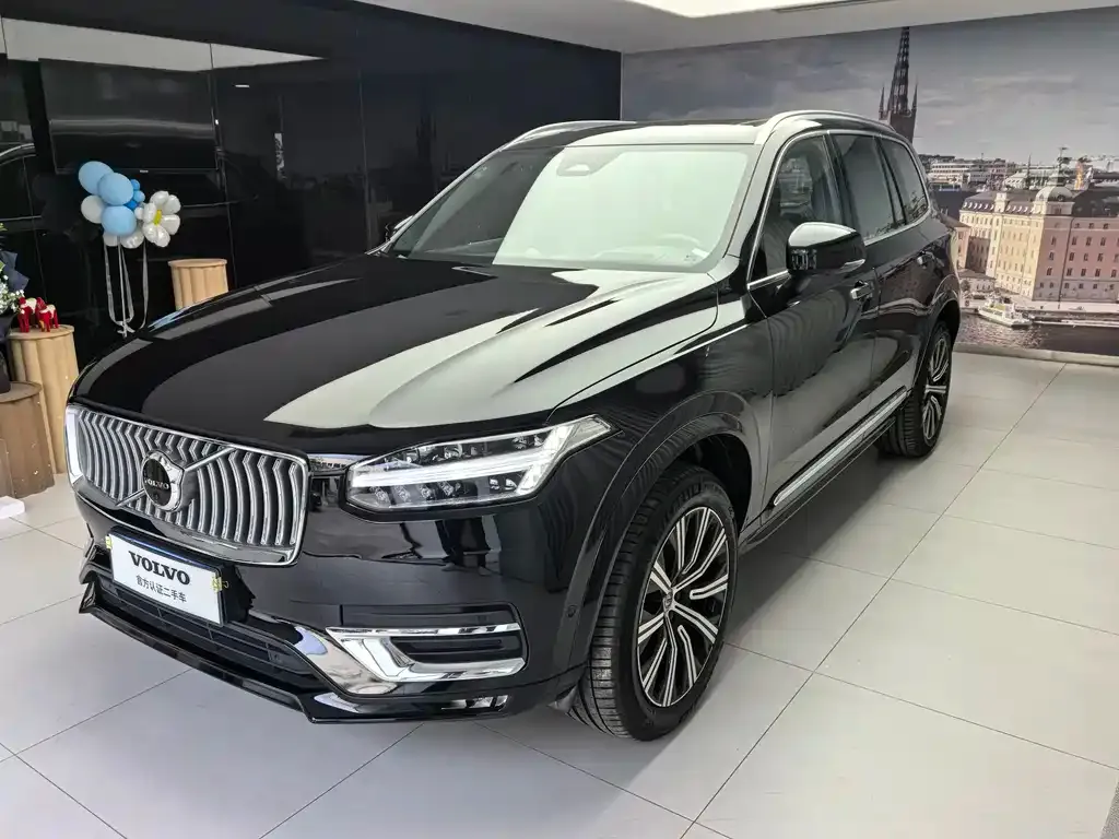 Volvo XC90 — фото 1