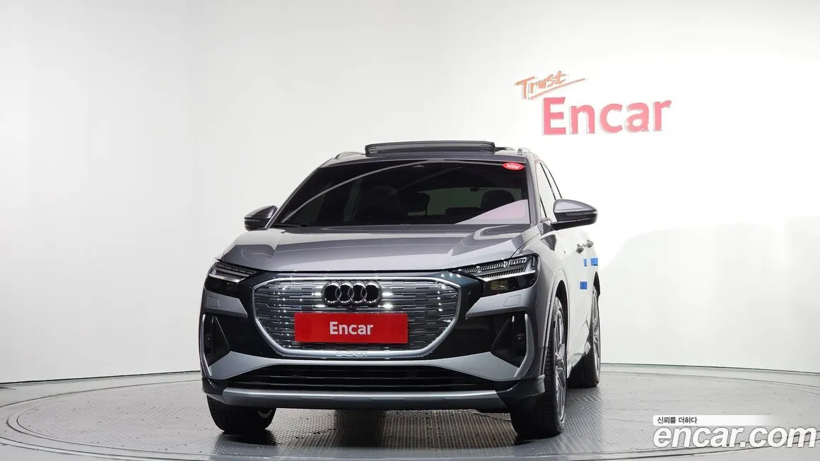 Audi Q4 e-tron — фото 3