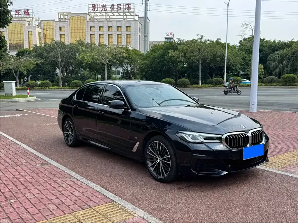 BMW 5 Series — фото 3