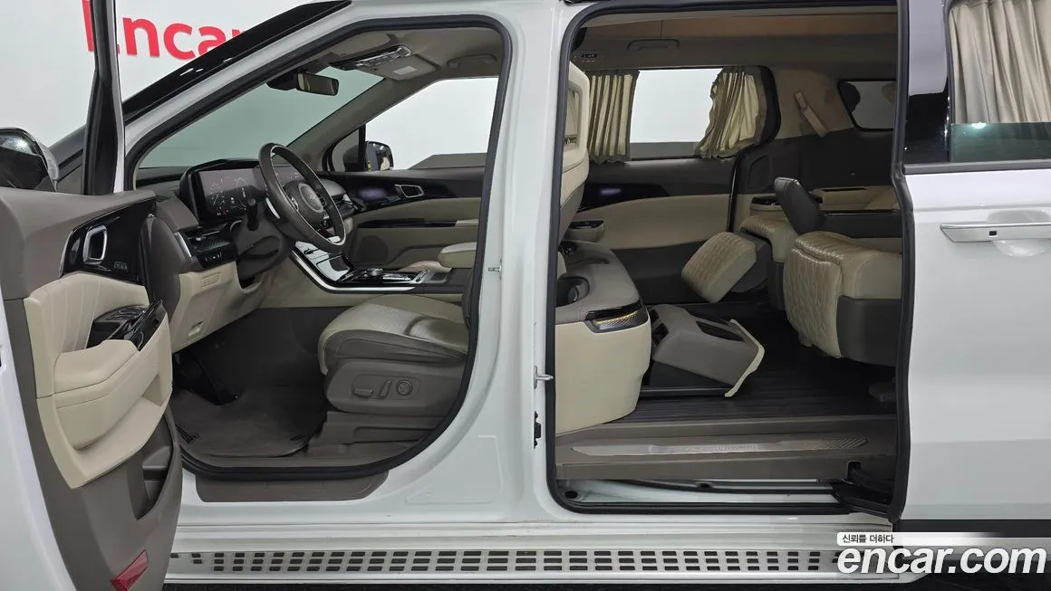 Kia Carnival — фото 10