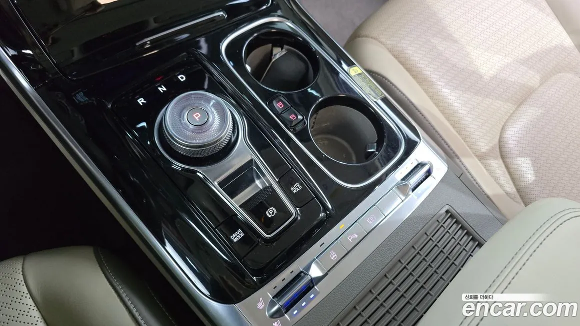 Kia Carnival — фото 9