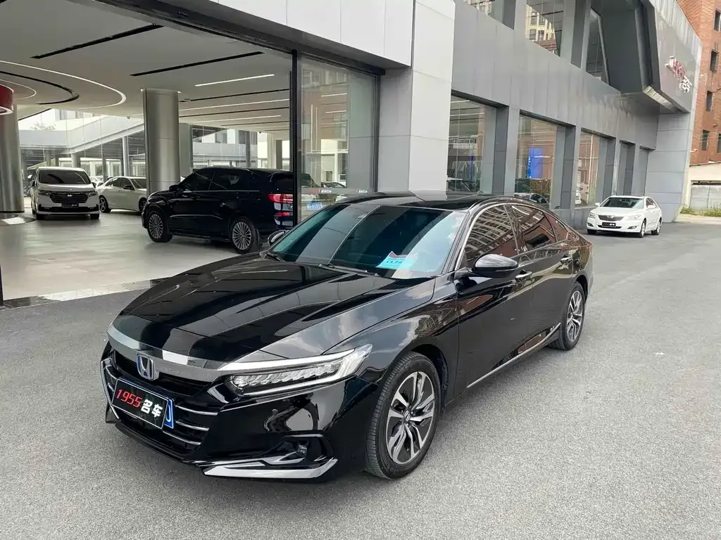 Honda Accord — фото 1