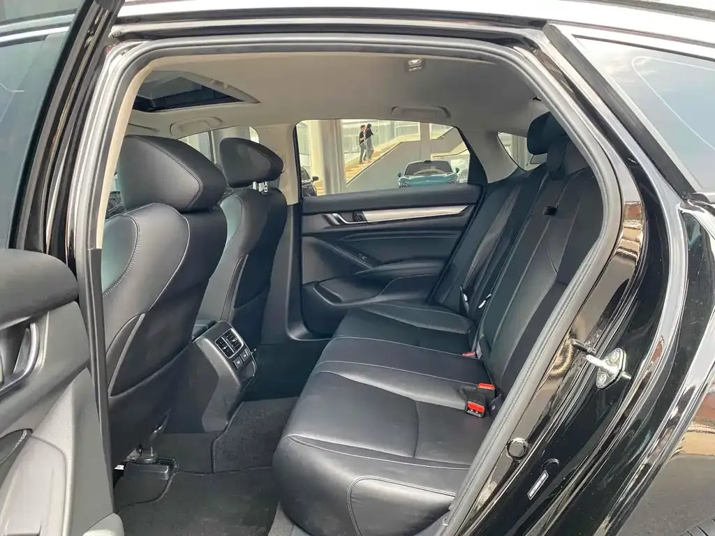 Honda Accord — фото 6