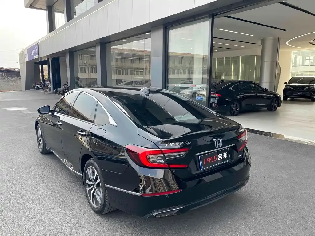 Honda Accord — фото 7