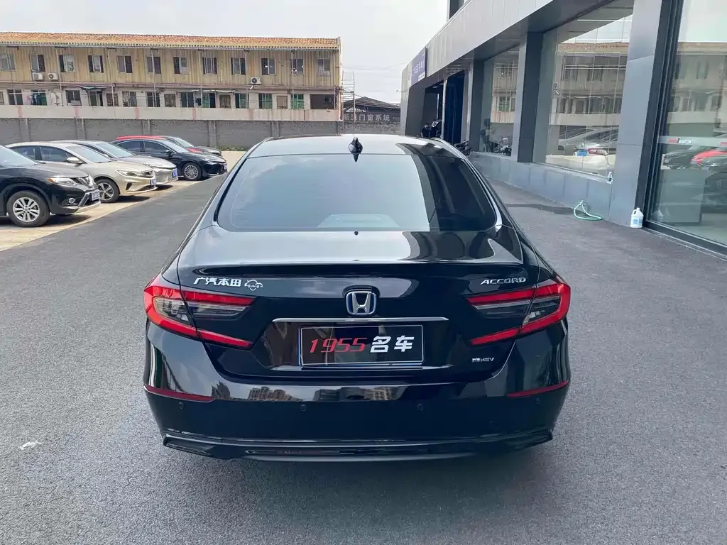 Honda Accord — фото 8