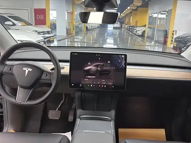 Tesla Model Y — фото 4