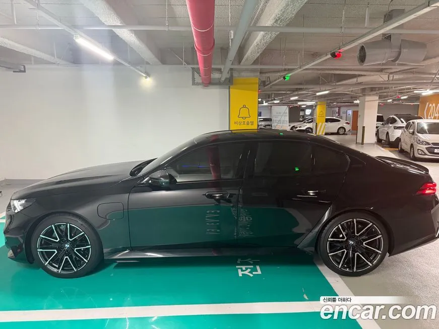 BMW M5 2025 из KR, фото 3