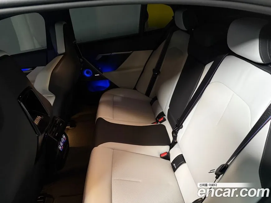 BMW M5 2025 из KR, фото 7
