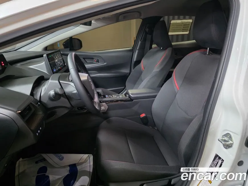 Toyota Prius 2024 из KR, фото 10