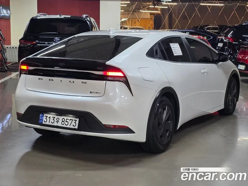 Toyota Prius 2024 из KR, фото 2