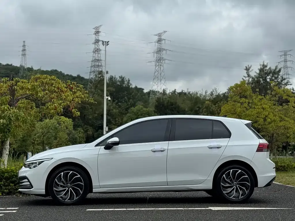 Volkswagen Golf 2022 из CN, фото 3