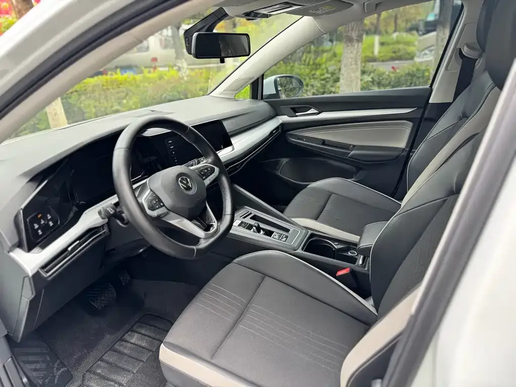 Volkswagen Golf 2022 из CN, фото 7