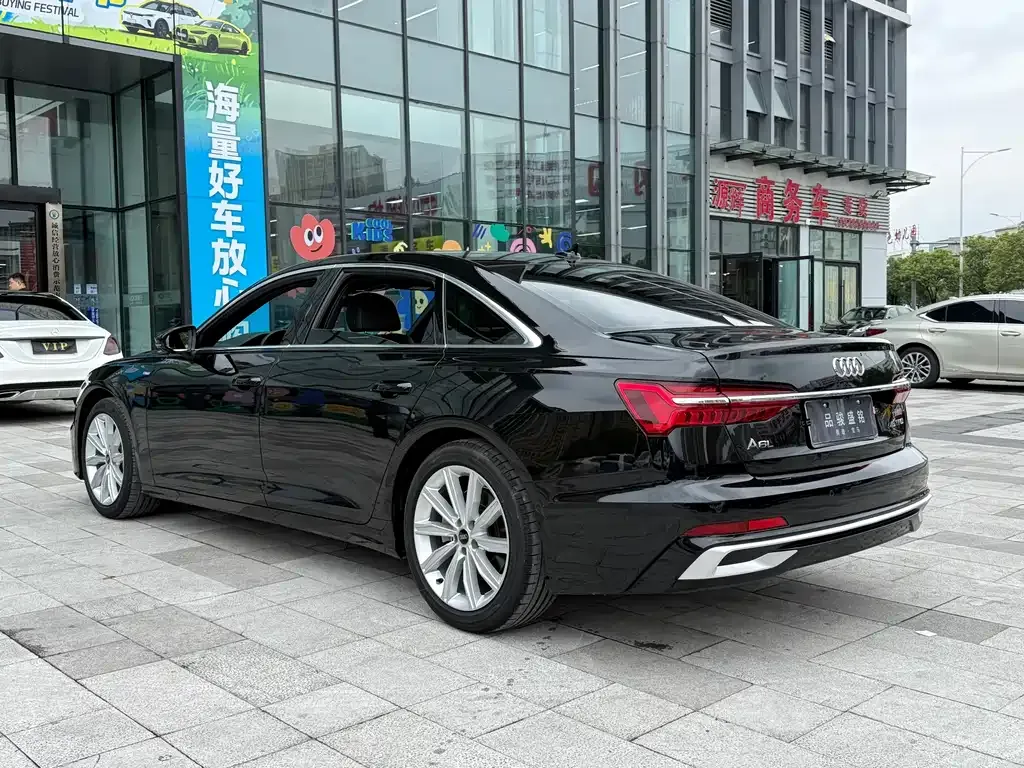 Audi A6L — фото 5