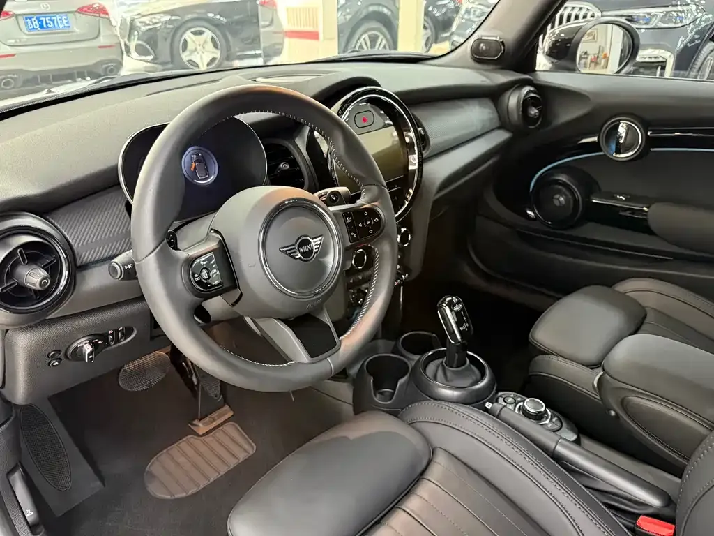 MINI Cooper (3-door) 2023 из CN, фото 10