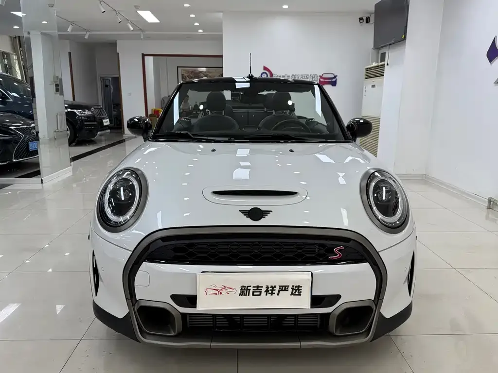 MINI Cooper (3-door) 2023 из CN, фото 2