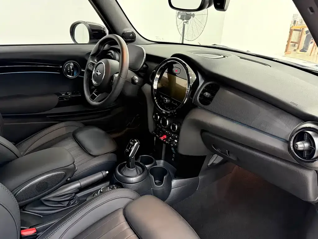 MINI Cooper (3-door) 2023 из CN, фото 8