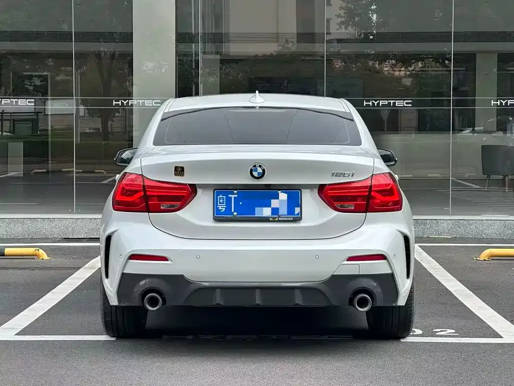 BMW 1 Series 2022 из CN, фото 2