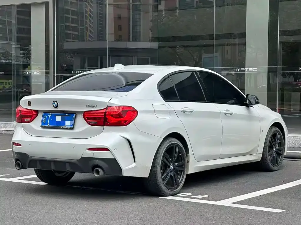 BMW 1 Series 2022 из CN, фото 4