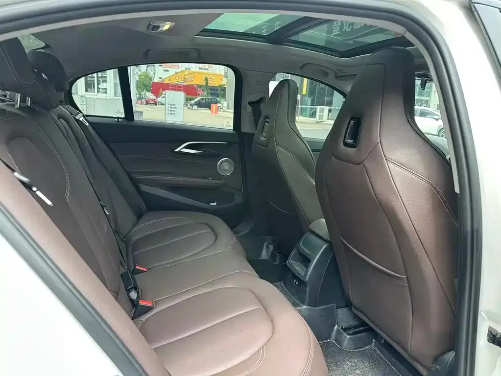 BMW 1 Series 2022 из CN, фото 8