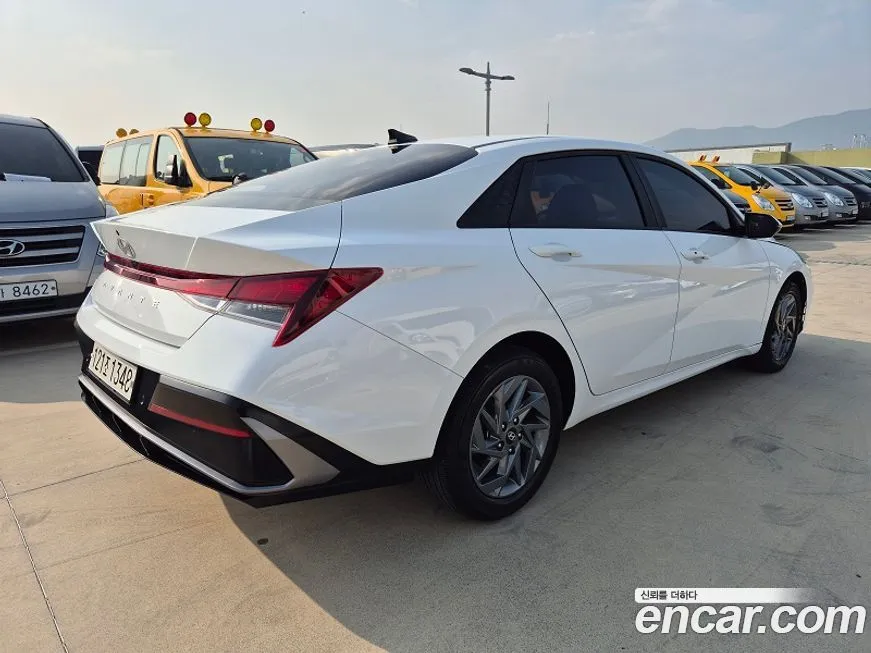 Hyundai AVANTE — фото 4