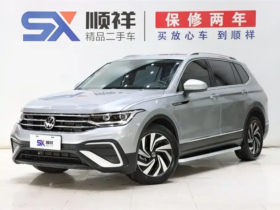 Volkswagen Tiguan L — фото 1