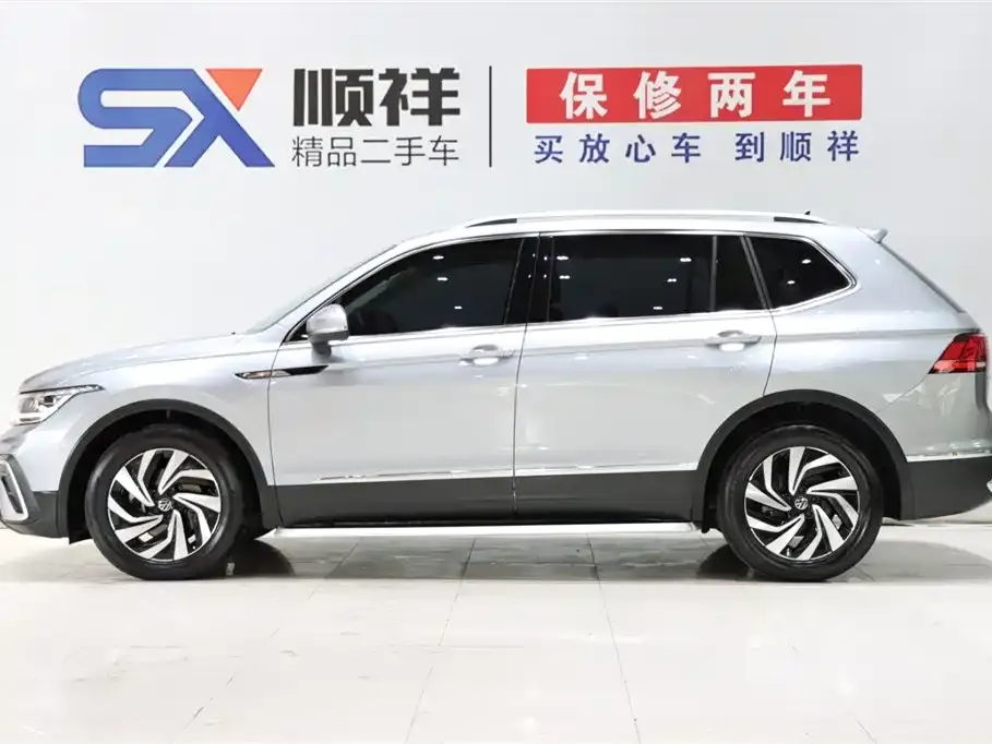 Volkswagen Tiguan L — фото 6