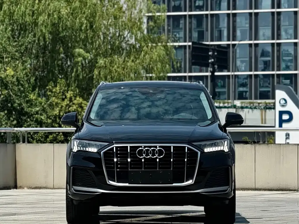 Audi Q7 2021 из CN, фото 2