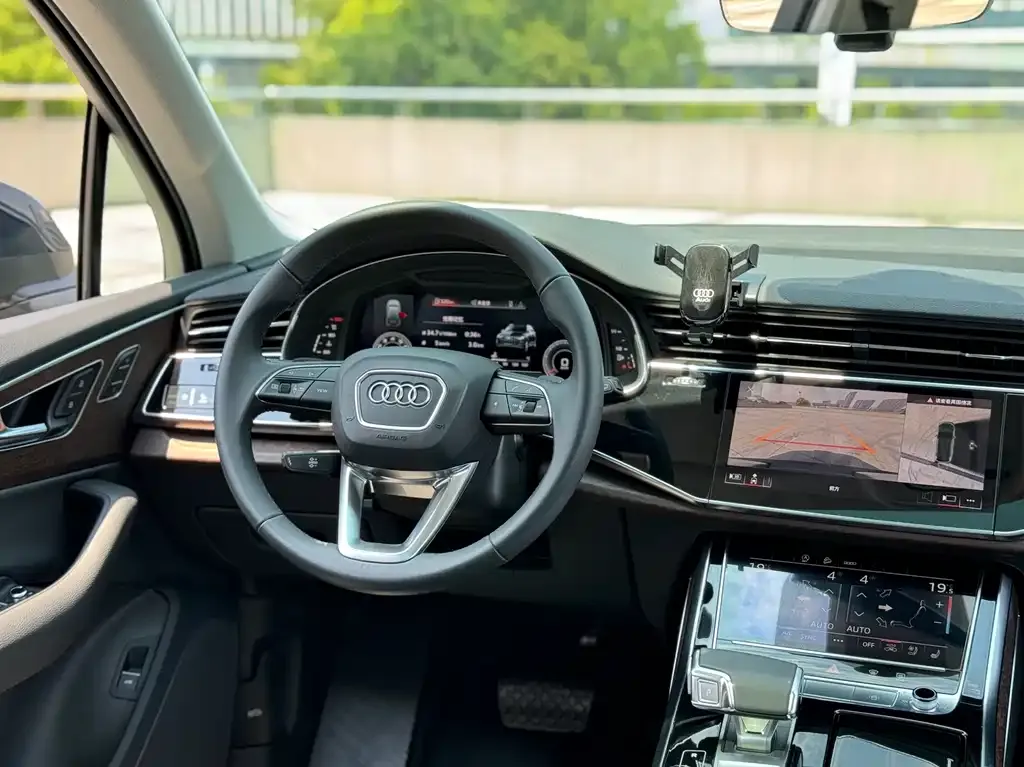 Audi Q7 2021 из CN, фото 9