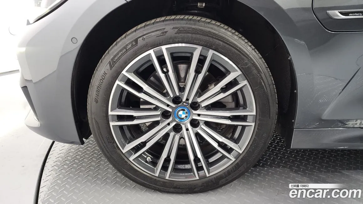 BMW 3-Series 2022 из KR, фото 5