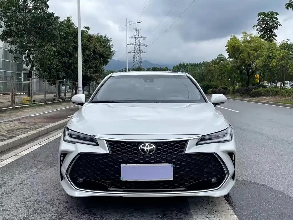Toyota Avalon — фото 2
