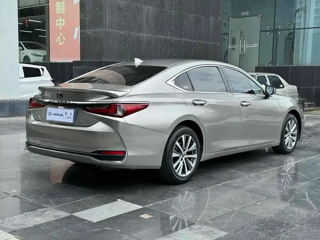 Lexus ES 2021 из CN, фото 5