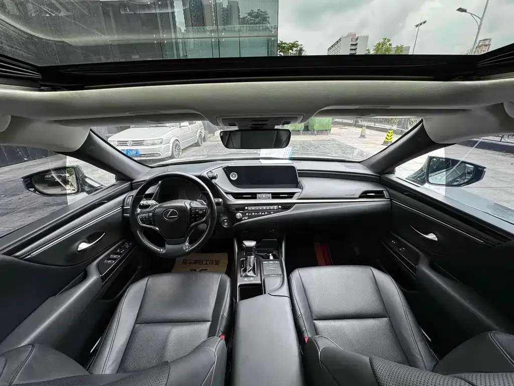 Lexus ES 2021 из CN, фото 8