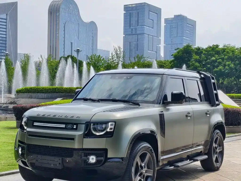 Land Rover Defender — фото 1