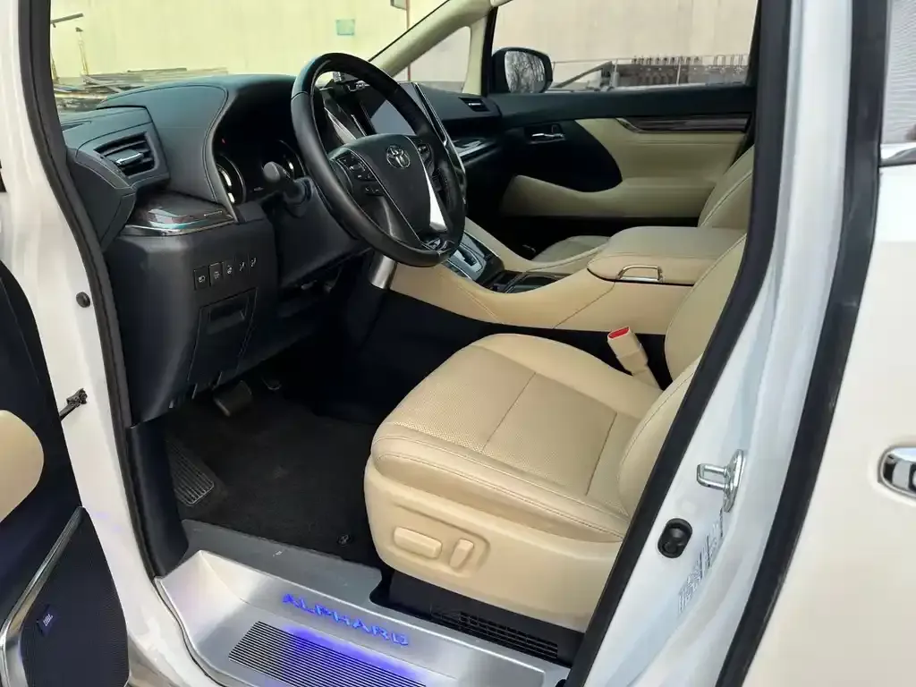 Toyota Alphard 2022 из CN, фото 7