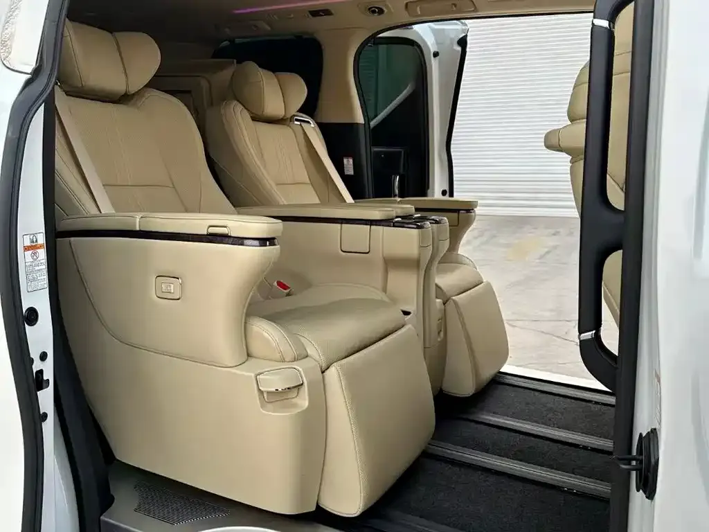 Toyota Alphard 2022 из CN, фото 9