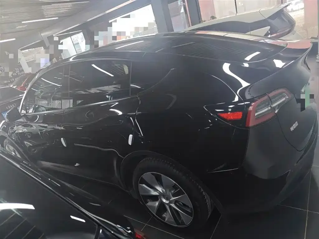 Tesla Model Y — фото 5