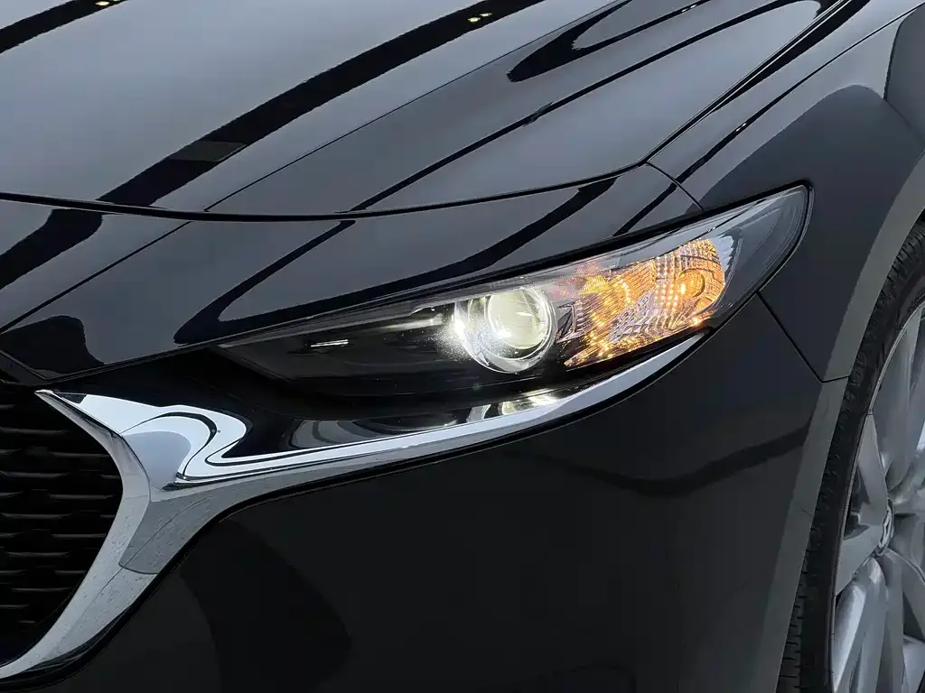 Mazda 3 Axela — фото 3
