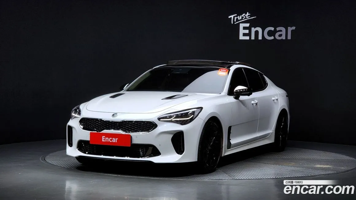 Kia Stinger — фото 1