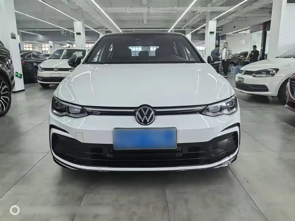 Volkswagen Golf 2023 из CN, фото 3