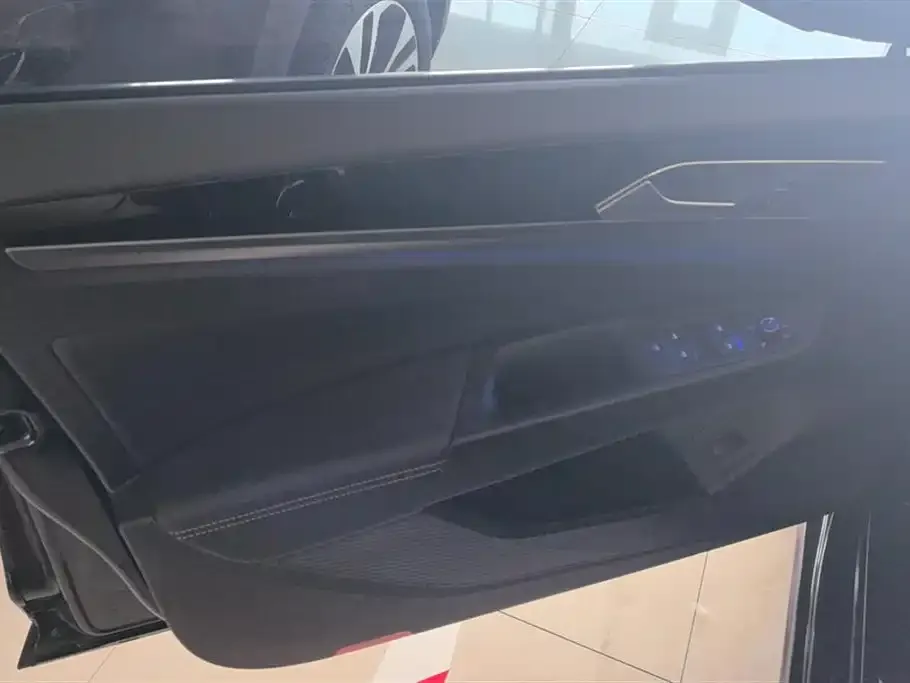 Volkswagen Passat 2024 из CN, фото 7