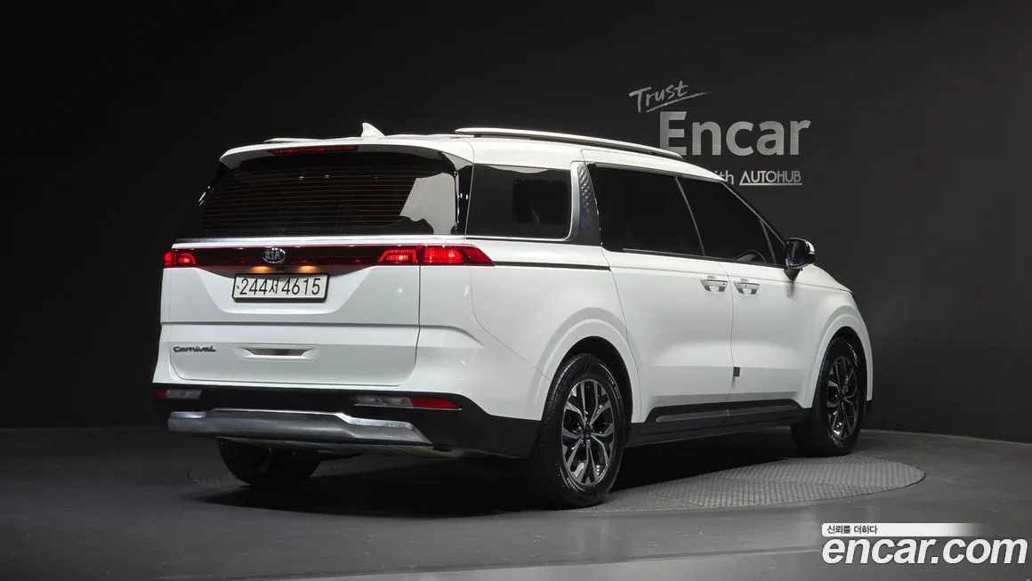 Kia Carnival — фото 2