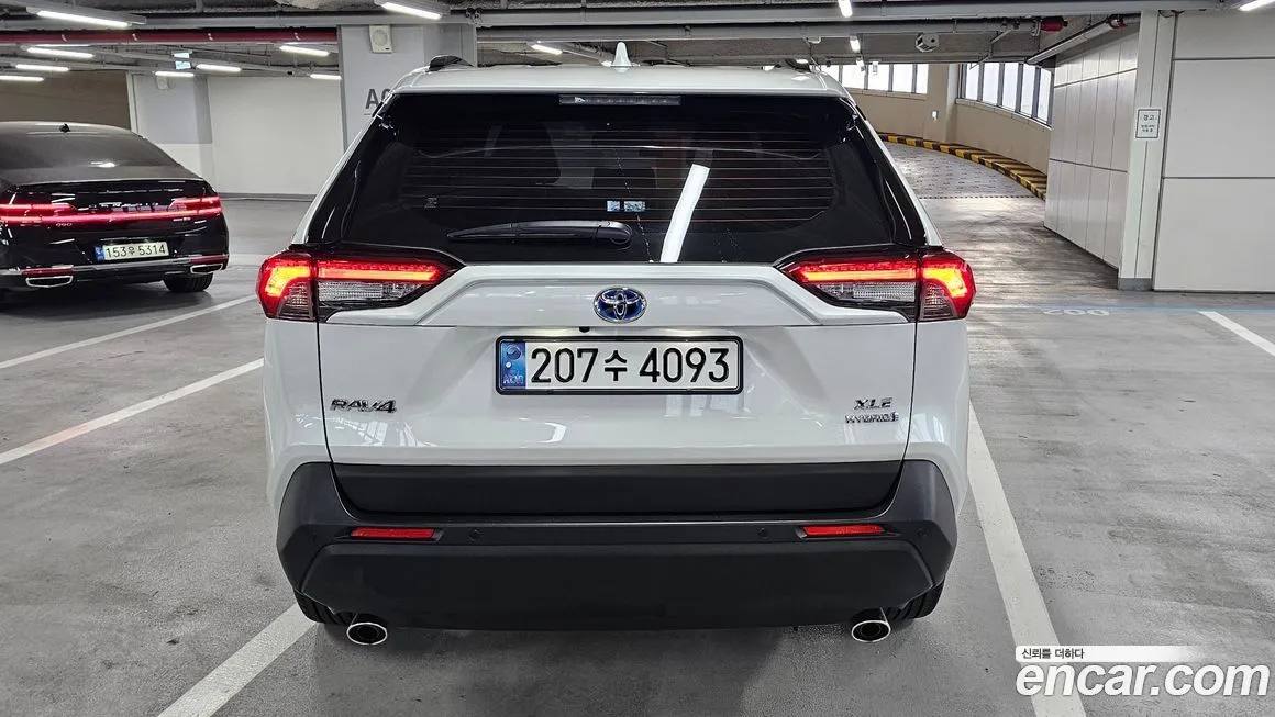 Toyota RAV4 — фото 4