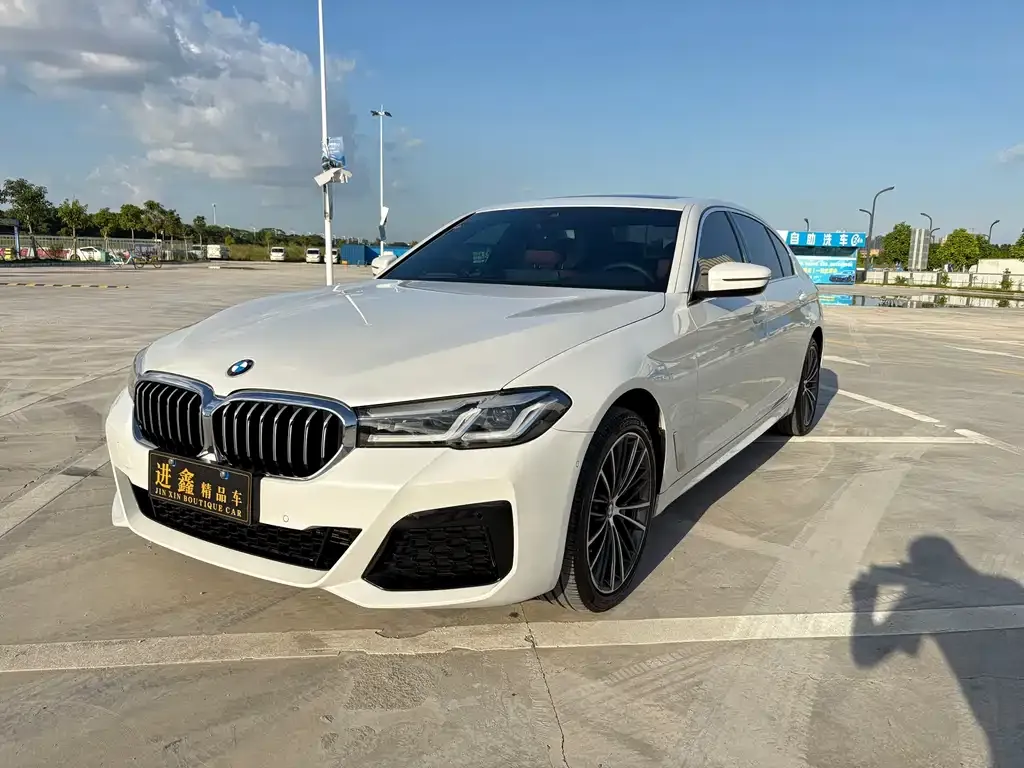 BMW 5 Series — фото 1