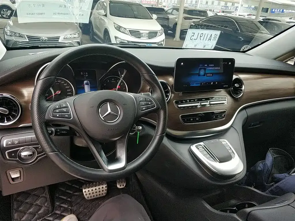 Mercedes-Benz V-Class 2022 из CN, фото 10