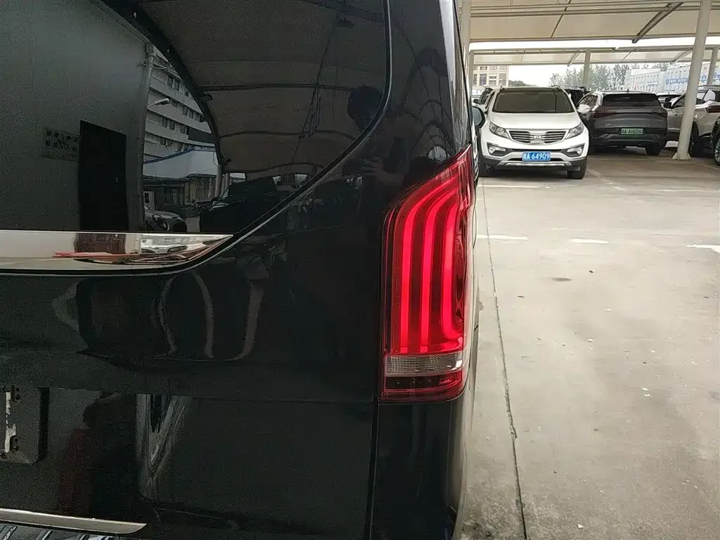 Mercedes-Benz V-Class 2022 из CN, фото 8