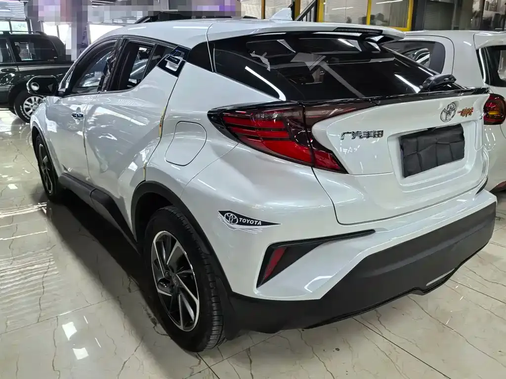 Toyota C-HR — фото 4