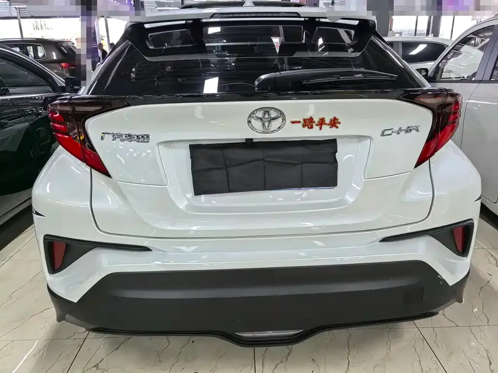 Toyota C-HR — фото 5
