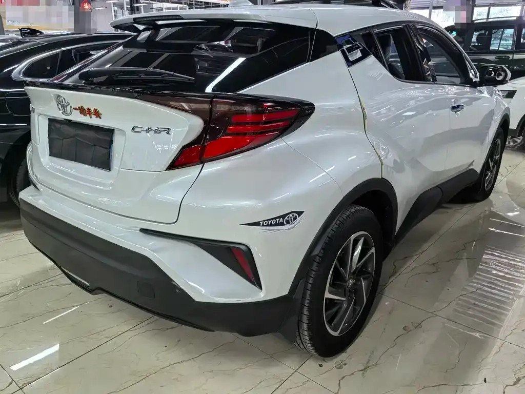 Toyota C-HR — фото 6